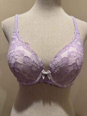 Victoria's Secret Lilac Floral Lace Underwire Bra
